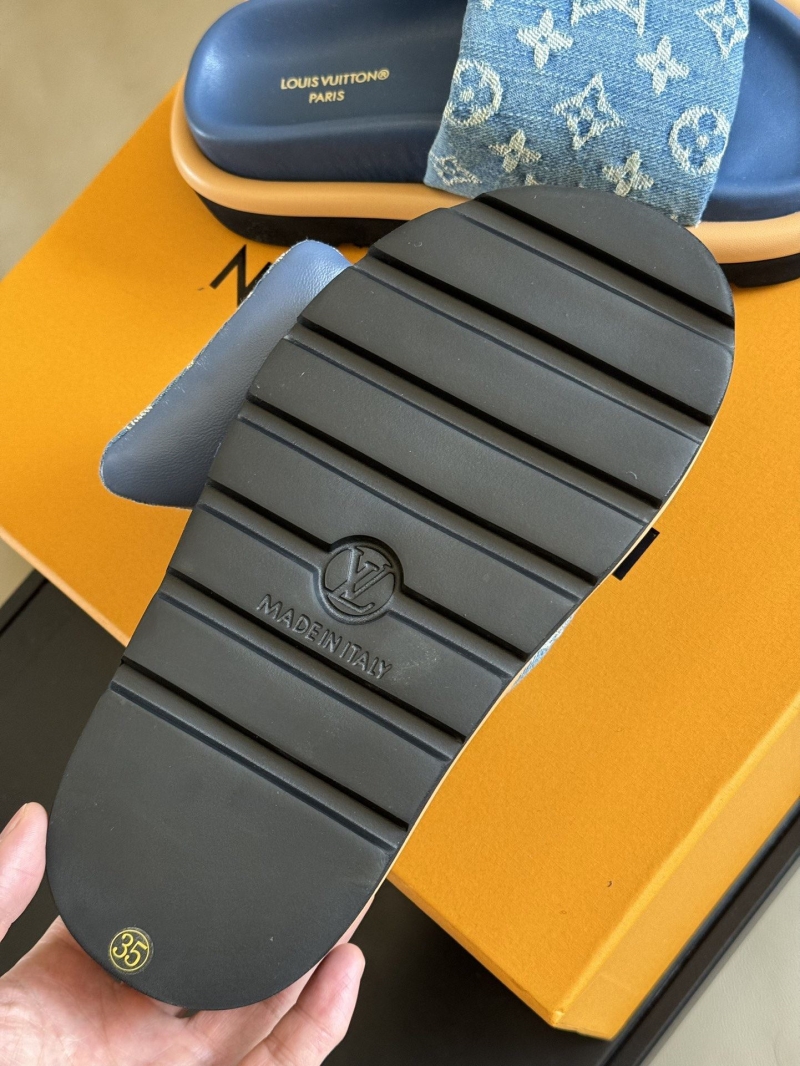 l0vis Vvtt0n slippers